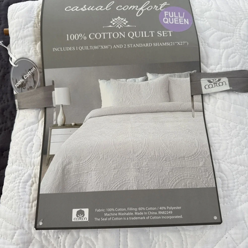 New Casual Comfort Embossed Quilt Set Full/Queen Bright White Quilt and Shams
